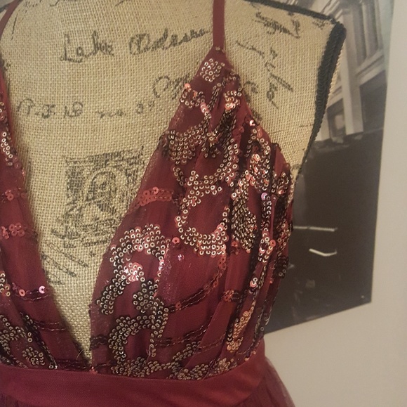 Dress - Picture 2 of 3